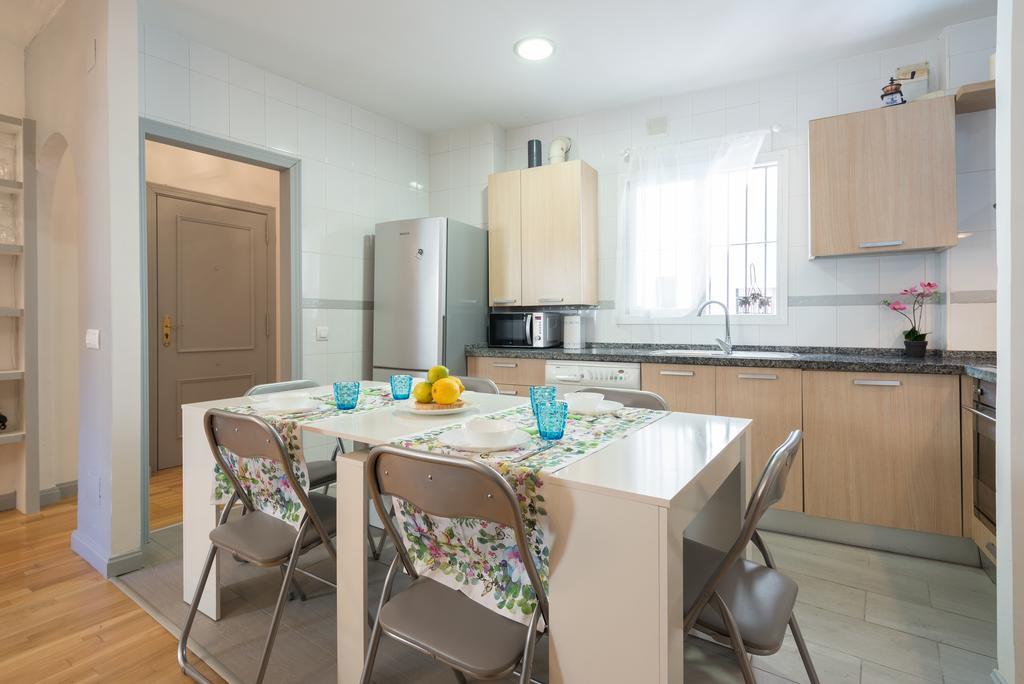 Malagasuite City Center Ollerias Екстериор снимка